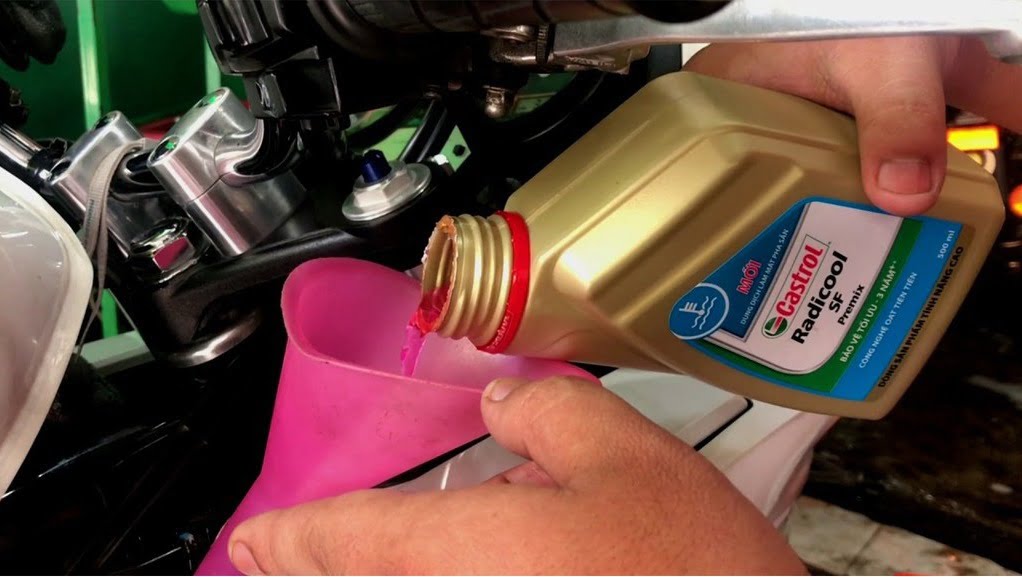 Nước Làm Mát Động Cơ Castrol – Radicool SF Premix – Đỏ 500 ml